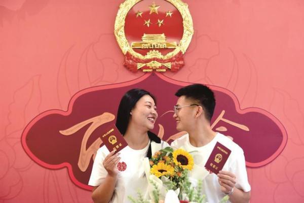 九月登记结婚领证吉日，九月领结婚证那个日子比较好